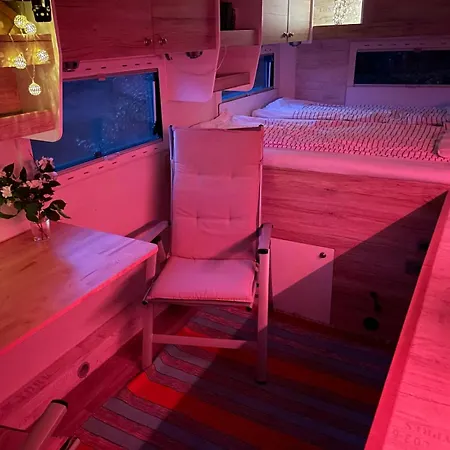 Nicos Tinyhouse Kemping